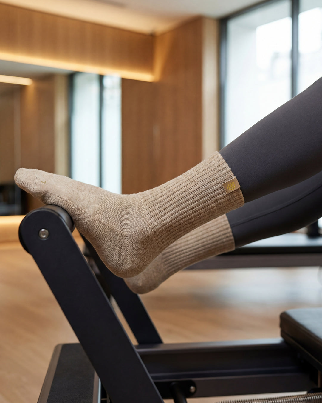 Bulg 788 Anatolia crew socks in athletic use showing warm sand beige ribbed cushioning